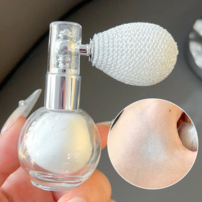 FEMMEAR Glow Mist – Iluminador em Spray para Rosto & Corpo
