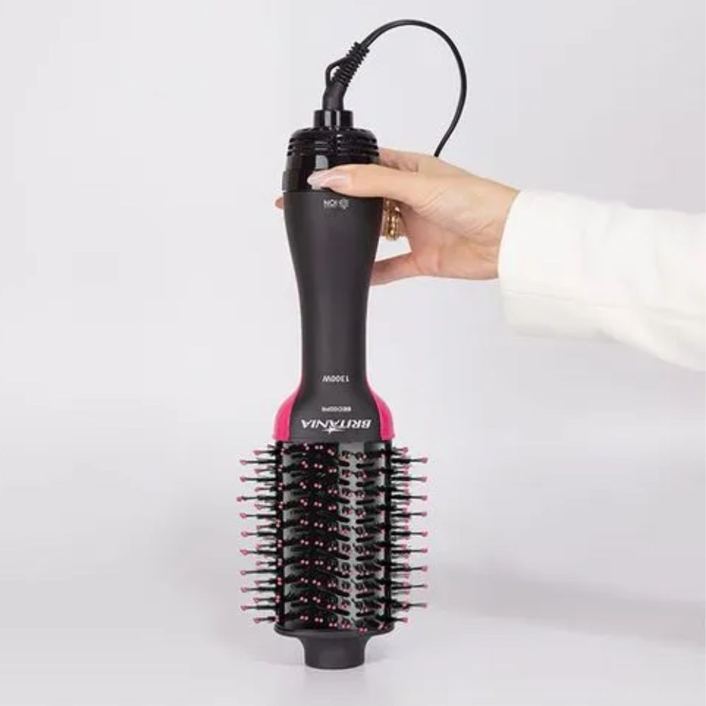 Escova Secadora Britânia 4 Em 1 1300w Bivolt Bec02pr